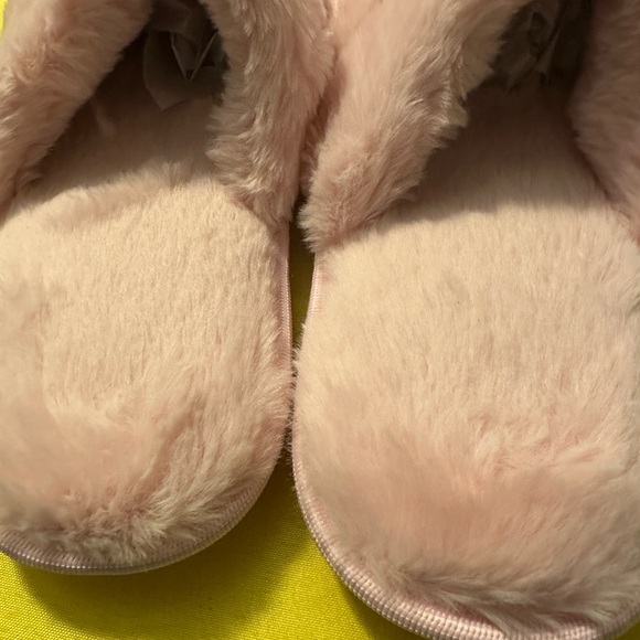 Avon Rhinestone Faux Fur Slippers -Size L (9-10) - Picture 8 of 9